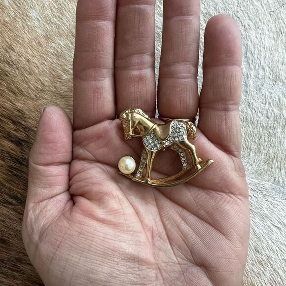Vintage Rocking Horse Brooch With Diamonds And Pearls - Picture 3 of 4
